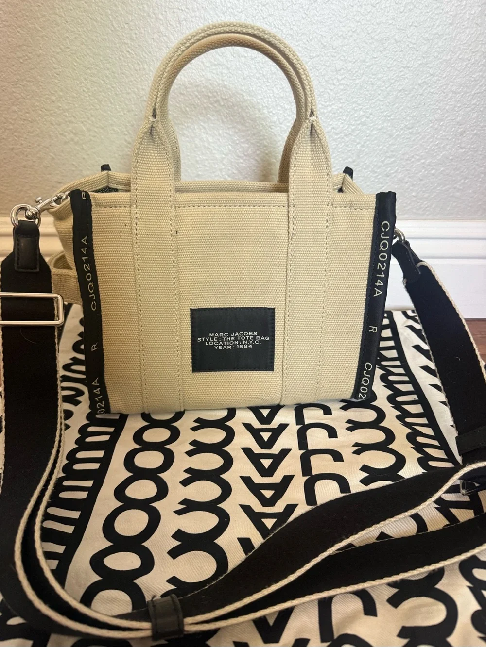 Authentic Marc Jacobs Small Canvas Tote in Cream with Black Trim